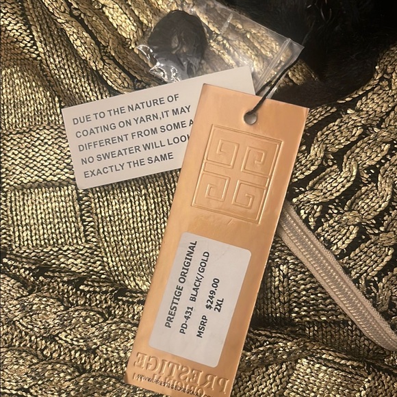 Prestige Gold Metallic Sweater with Fur Collar - Picture 4 of 11